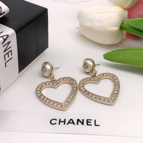 Номер XED0336 CHANEL Оригинальные новые серьги-гвоздики с двойным