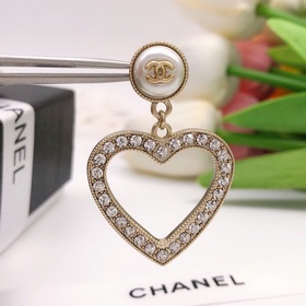 Номер XED0336 CHANEL Оригинальные новые серьги-гвоздики с двойным