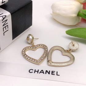 Номер XED0336 CHANEL Оригинальные новые серьги-гвоздики с двойным