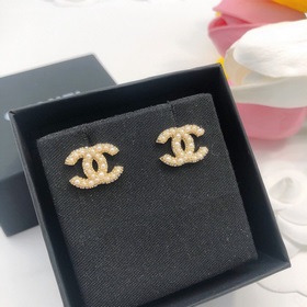 Номер XED00140    Chanel мини-серьги с жемчужинами, популярная