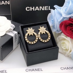 Номер XED0150 0 Новейшие серьги Chanel с двойным C из драгоценных