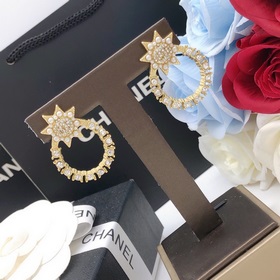 Номер XED0150 0 Новейшие серьги Chanel с двойным C из драгоценных