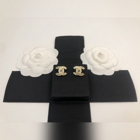 Номер XED0059 Новейшая модель Chanel с двойной буквой C, кристалл