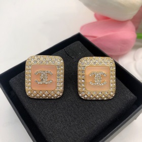 Номер XED0062 Z-модель, CHANEL, квадратные розовые серьги-гвоздик