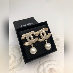 Номер XED0063 CHANEL маленькие серьги с жемчужинами двойной букво