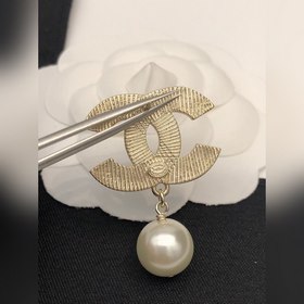 Номер XED0063 CHANEL маленькие серьги с жемчужинами двойной букво