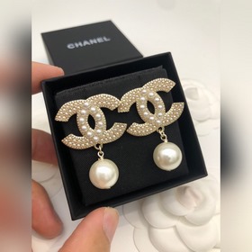 Номер XED0063 CHANEL маленькие серьги с жемчужинами двойной букво