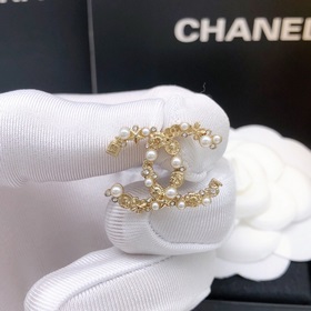Номер XED0064 CHANEL маленькие серьги-пуговицы с жемчужиной и дво