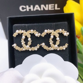 Номер XED0064 CHANEL маленькие серьги-пуговицы с жемчужиной и дво