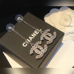 Номер XED0072 Chanel маленькие серьги-кольца с цепочкой и кисточк