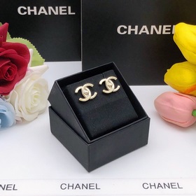 Номер XED0074 Новейшая модель Chanel с пуговичными серьгами из гл