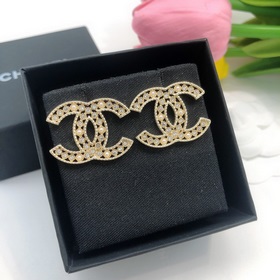 Номер XED0078 Новая модель Chanel с бриллиантами ажурными серьга