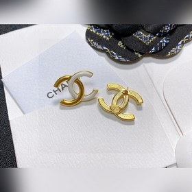 Chanel подержанные серьги с двойным C. Модели Chanel не нуждаются
