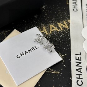 Chanel Б/у Серьги. Модели Chanel не нуждаются в представлении. Ка