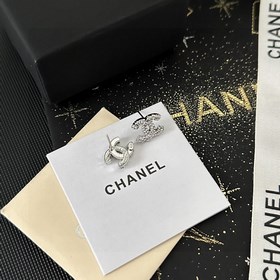 Chanel Б/у Серьги. Модели Chanel не нуждаются в представлении. Ка