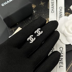 Chanel Б/у Серьги. Модели Chanel не нуждаются в представлении. Ка