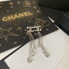 Новейшие серьги Chanel с двойной буквой C, украшенные бриллиантам