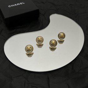 Chanel Chanel подержанные серьги. Модели Chanel не нуждаются в пр