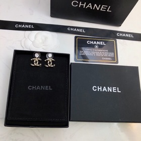 Z-модель, маленький аромат CHANEL, серьги с двойным C, элегантный