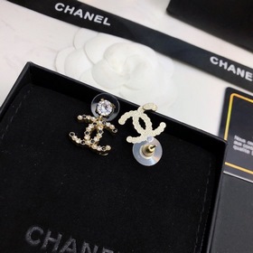Z-модель, маленький аромат CHANEL, серьги с двойным C, элегантный
