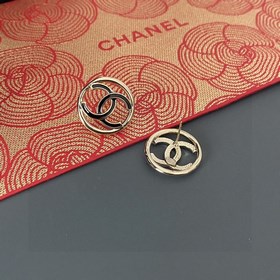 Chanel Chanel подержанные буквенные серьги. Модели Chanel не нужд
