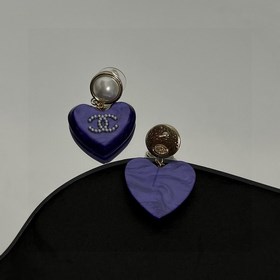 Chanel подержанные серьги. Модели Chanel не нуждаются в представл