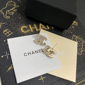 Маленькие серьги-гвоздики с кристаллами Swarovski от Shu Xiao [оч