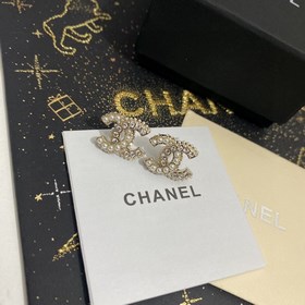 Маленькие серьги-гвоздики с кристаллами Swarovski от Shu Xiao [оч