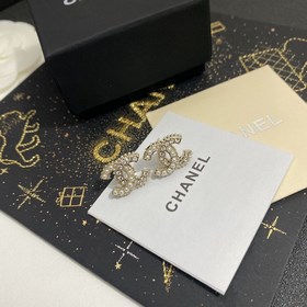 Маленькие серьги-гвоздики с кристаллами Swarovski от Shu Xiao [оч