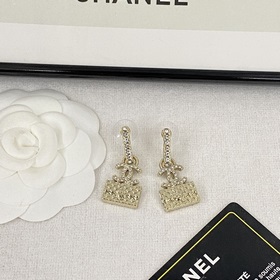 Код E2332 02140 825 Популярные серьги Chanel. Новинка. Одинаковые