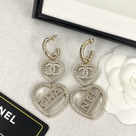Код E2333 0277820 Популярные серьги Chanel. Новинка. CHAN 23 Серь