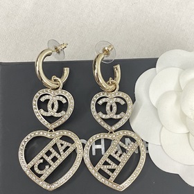Код E2333 0277820 Популярные серьги Chanel. Новинка. CHAN 23 Серь