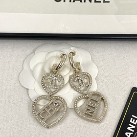Код E2333 0277820 Популярные серьги Chanel. Новинка. CHAN 23 Серь