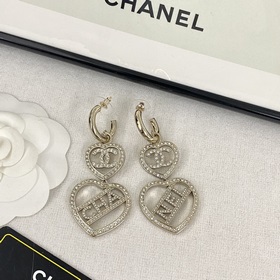Код E2333 0277820 Популярные серьги Chanel. Новинка. CHAN 23 Серь