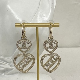 Код E2333 0277820 Популярные серьги Chanel. Новинка. CHAN 23 Серь