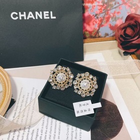 Серьги Chanel с жемчужинами стразами в форме подсолнуха. Очень кр