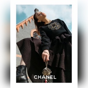 Серьги Chanel с жемчужинами стразами в форме подсолнуха. Очень кр