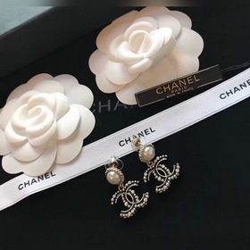 Chanel, популярный среди интернет-блогеров, аналогичный оригиналу