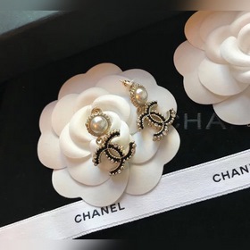 Chanel, популярный среди интернет-блогеров, аналогичный оригиналу