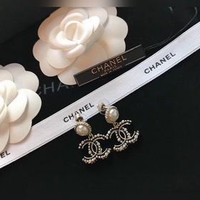 Chanel, популярный среди интернет-блогеров, аналогичный оригиналу