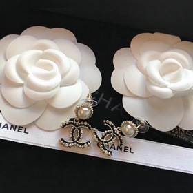 Chanel, популярный среди интернет-блогеров, аналогичный оригиналу
