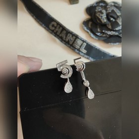 1880150  Chanel CHANEL 5-буквенные серьги-гвоздики (серьги-диски