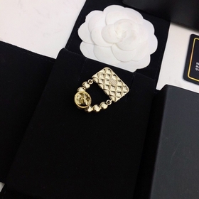 Новая коллекция Chanel, оригинальные изделия из латуни, доступны 