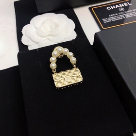 Новая коллекция Chanel, оригинальные изделия из латуни, доступны 