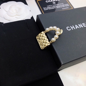 Новая коллекция Chanel, оригинальные изделия из латуни, доступны 