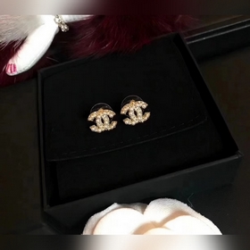 Chanel, классическая модель, серьги-гвоздики с жемчужиной, оригин