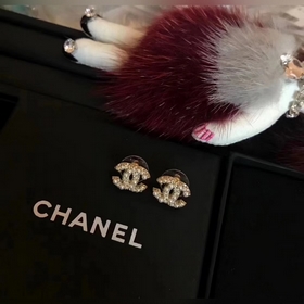 Chanel, классическая модель, серьги-гвоздики с жемчужиной, оригин
