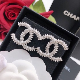 Номер XED0026 Новейшая модель сережек Chanel с бриллиантами в сер