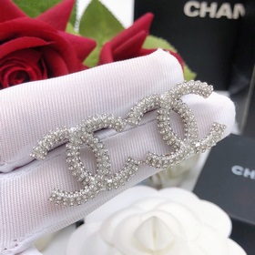 Номер XED0026 Новейшая модель сережек Chanel с бриллиантами в сер