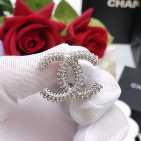 Номер XED0026 Новейшая модель сережек Chanel с бриллиантами в сер